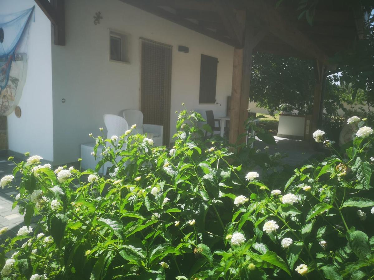 B&B Angolo Magico Parabita Exterior foto